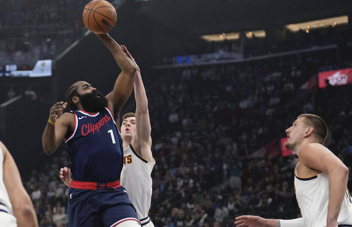 火箭胜国王，赢得赛季首场胜利，哈登称赞球队合作精神