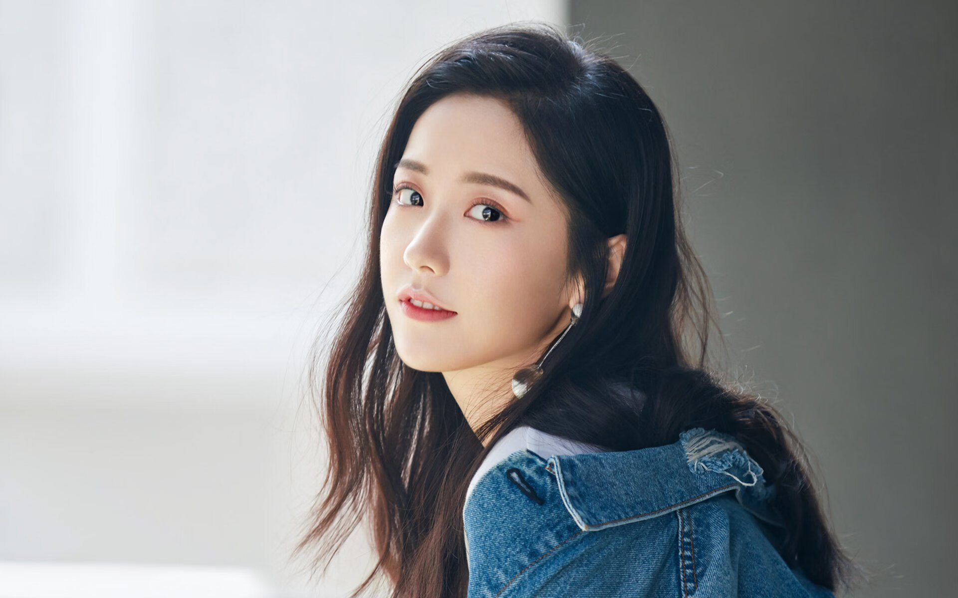 爱游戏2026-东瀛武士刀破铁血防线，门迪一人敌一城