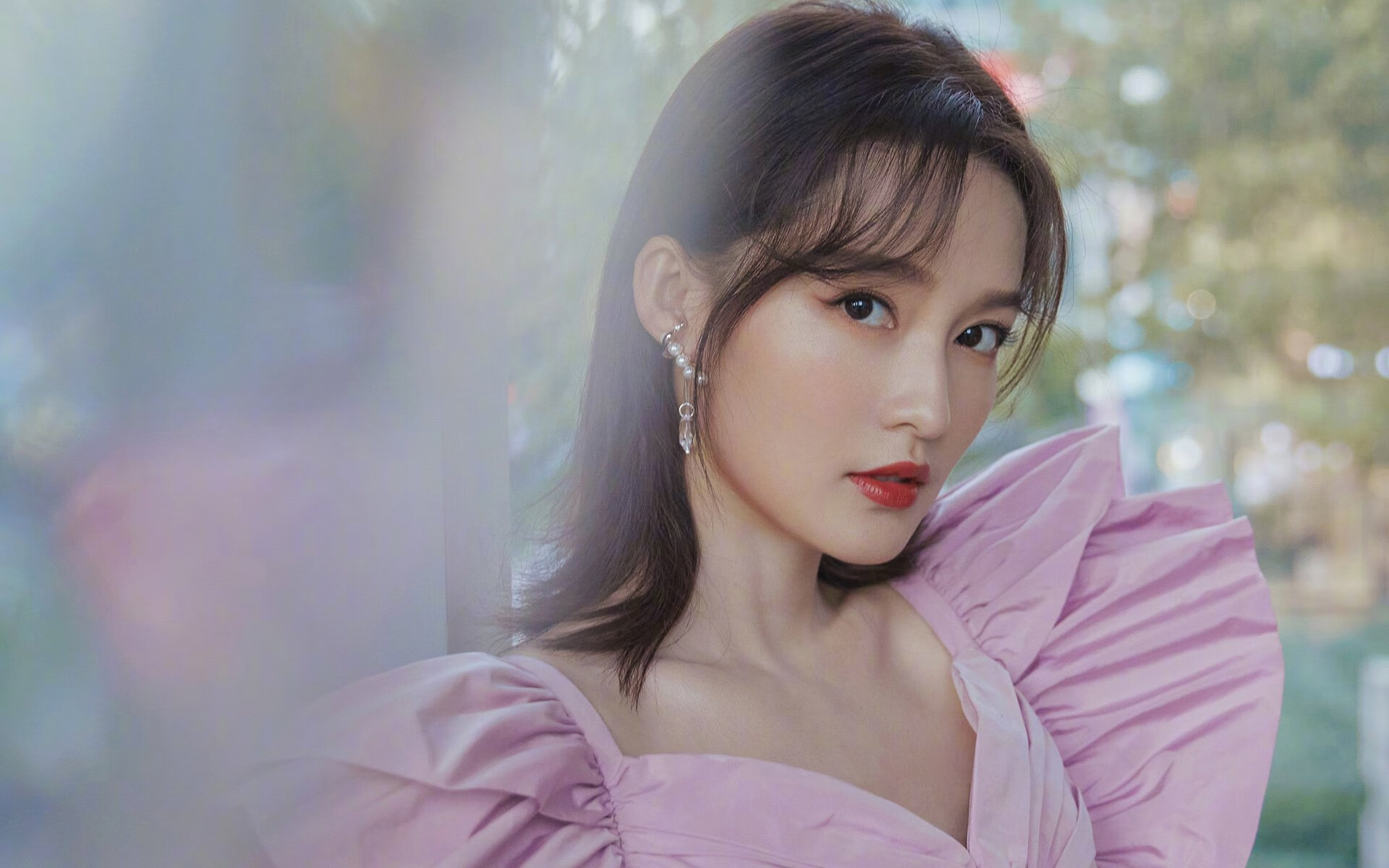 绿茵战场双重奏,伊拉克的火力覆盖与萨拉赫的王者时间