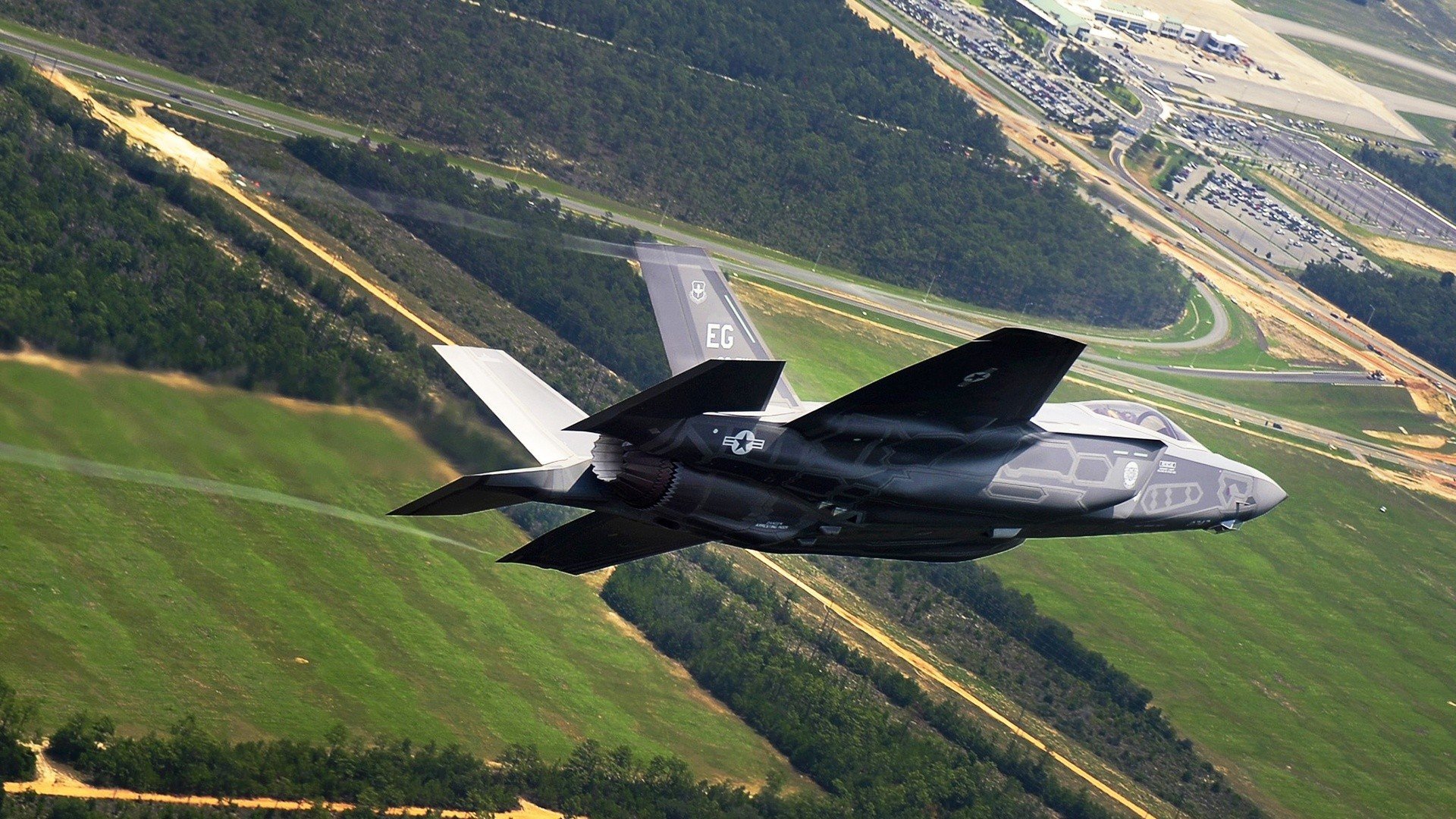 爱游戏体育-双城记，伦敦雨夜与纽约霓虹下的冠军之路