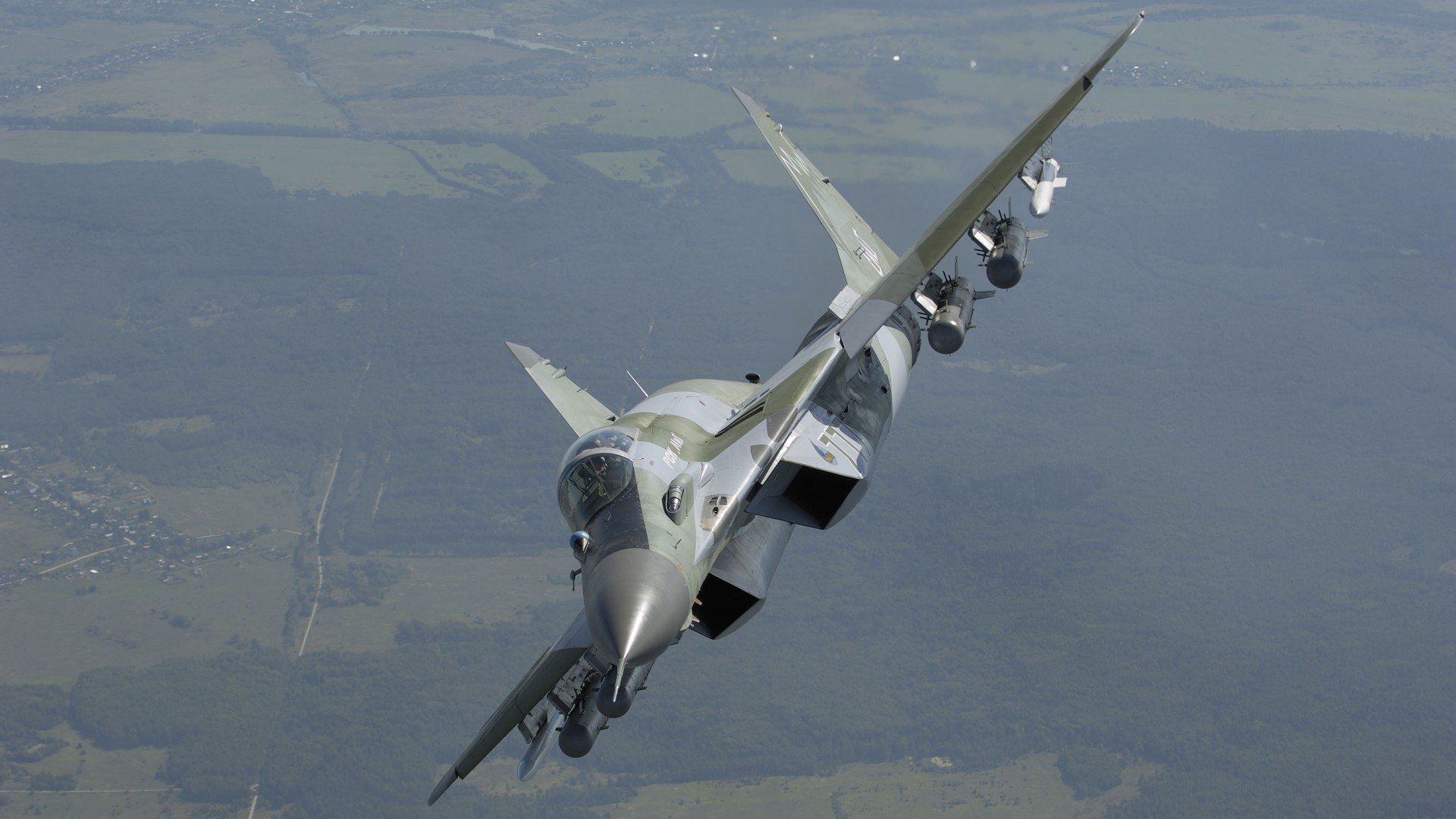 爱游戏入口-得分狂潮对决锐利锋芒，黄蜂群起蜇伤灰熊，杜兰特烈焰点燃赛场